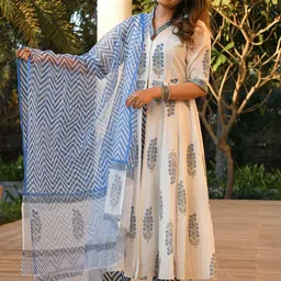 Moda Rapido Floral Printed Mandarin Collar Empire Anarkali Kurta With Trouser And Dupatta-picture-38