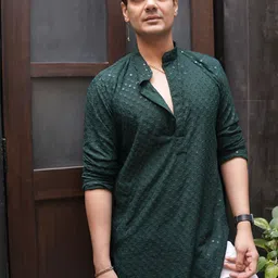 Studd Muffyn Floral Embroidered Chikankari Kurta-image-46