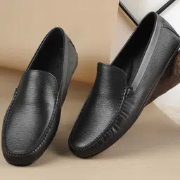 DAVINCHI Men Textured Leather Loafers-image-19
