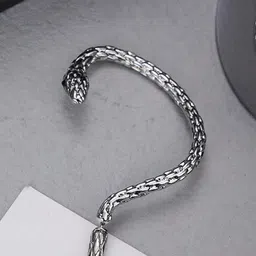 VAGHBHATT Animal Shaped Ear Cuff Earrings-image-63