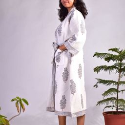 Feels Like Home Printed Bath Robe image 2