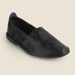 Metro Men Textured Leather Slip-On Sneakers-image-72