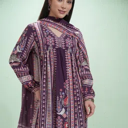 Vishudh Women Printed Regular Kurta with Trousers & With Dupatta image 5