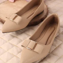 DressBerry Women Textured Mojaris with Bows Flats-image-24