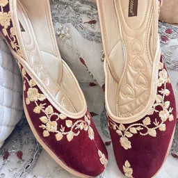 DESI COLOUR Women Woven Design Round Toe Ethnic Embellished Mojaris-image-60