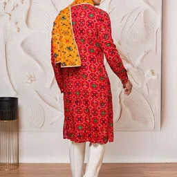 VASTRAMAY Men Printed Regular Kurta with Pyjamas & With Dupatta image 3
