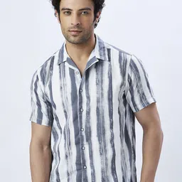 VALEN CLUB Men Relaxed Opaque Striped Casual Shirt-picture-19