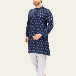 Studio Shringaar Men Geometric Printed Kurta image 3