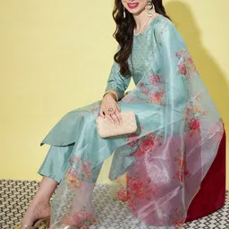 VredeVogel Women Floral Yoke Design Regular Sequinned Kurta with Trousers & With Dupatta-12