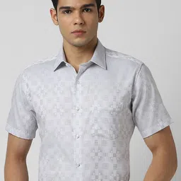 Van Heusen Men Regular Fit Spread Collar Checked Cotton Formal Shirt-image-90