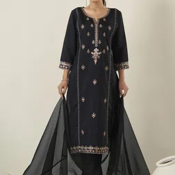 Anouk Ethnic Motifs Embroidered Regular Sequinned Straight Kurta with Trousers & Dupatta-10
