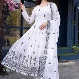 SHISHKALA Women Printed Anarkali Kurta Trouser With Dupatta-image-61