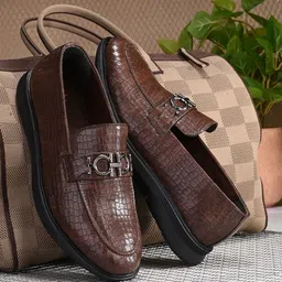 House of Pataudi Men Textured Formal Loafers-image-36