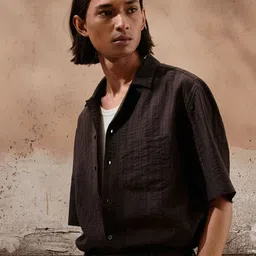 H&M Regular Fit Textured Resort Shirt-image-55