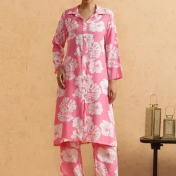 STYLEBAAZI Floral Printed Shirt Collar A-Line Kurta With Trousers-25