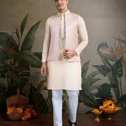 ODETTE Men Kurta-image-24