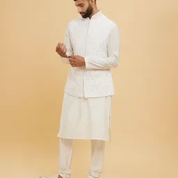 Twamev Men Regular Sequinned Kurta with Churidar And Jacket image 2