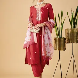 MOKOSH Floral Embroidered Notch Neck Straight Kurta With Trousers And Dupatta-image-90