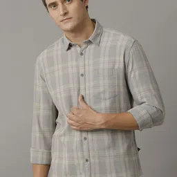 Voi Jeans Men Regular Fit Spread Collar Tartan Checked Cotton Casual Shirt-image-19