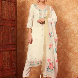 Shopping Queen Women Floral Embroidered Regular Sequinned Kurta with Trousers & With Dupatta-31