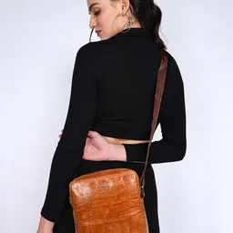 Sassora Animal Textured Leather Structured Shoulder Bag with Tasselled-15