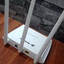 SECUREYE SECUREYE4G Router 150 Mbps Sim based 4G Router 2.4 GHz 150 Mbps Wifi Speed NA Internal & External Antenna MiFi (Sim Based) image 4