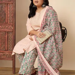 Vbuyz Plus Size Floral Printed Regular Gotta Patti Kurta & Trousers With Dupatta image 2