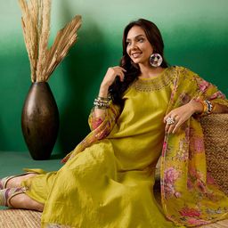 Sangria Green Floral Embroidered Round Neck Zari A-Line Kurta With Trouser & Dupatta-image-29