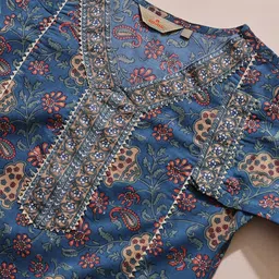 Anouk Floral Printed Regular Pure Cotton Kurta with Trousers & Dupatta image 2