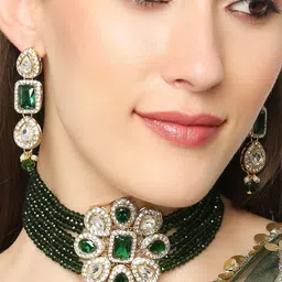 OOMPH Green & Gold-Toned Kundan Studded & Pearls Beaded Jadau Jewellery Set-image-17