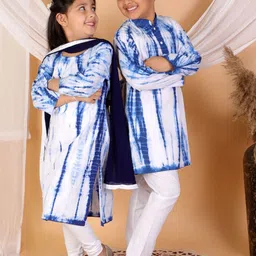 VASTRAMAY Girls Blue & White Pure Cotton Tie-Dye Kurta Leggings And Dupatta-image-35
