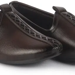Ethnic Slip On Stripe Juttis and Mojaris for Wedding|Traditional Kurtas Shoes Mojaris For Men-image-50