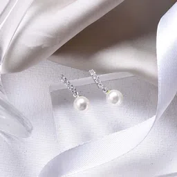 JOKER & WITCH Iris Pearl Drop Gold Earring-18
