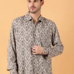 Kotty Men Relaxed Spread Collar Graphic Printed Cotton Casual Shirt-image-35