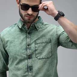 The Roadster Lifestyle Co Men Green Solid Slim Fit Casual Shirt-image-3