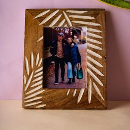 WEAVING HOMES Brown & White Wood Table Photo Frames-40