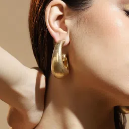SOHI Gold-Plated Swirl Contemporary Half Hoop Earrings-image-62