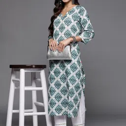 Varanga Women Dyed Straight Kurta-image-11
