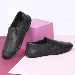 Buckaroo Men Textured Leather Slip-On Loafers-image-39