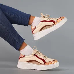 Monrow Women Colourblocked Round Toe Sneakers-27