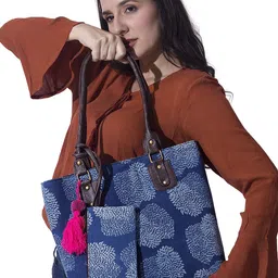 NEPRI Structured Handheld Bag with Tasselled-10