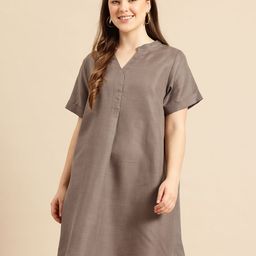 Qurvii Solid Mandarin Collar Boxy Dress-image-43