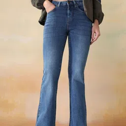 Flying Machine Women Bootcut Mid-Rise Light Fade Stretchable Jeans-picture-36