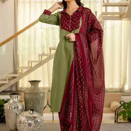 SKYLEE Floral Yoke Design Shirt Collar Kurta With Trousers & Dupatta-33