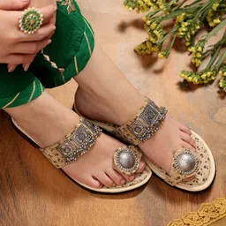 Kiana Women Embellished Open One Toe Flats-15
