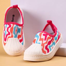 Cute Walk by Babyhug Slip on Casual Shoes with Abstract Print - Pink-image-24