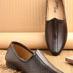 DODA Men Brown Textured Loafers-picture-13