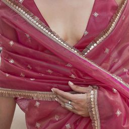 Tikhi Imli Ethnic Motifs Sequinned Net Saree image 3