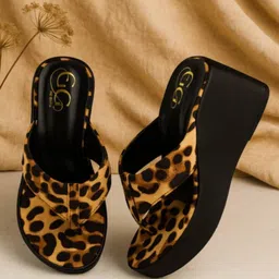 GLO GLAMP Women Printed Open Toe Wedge Sandals-picture-53