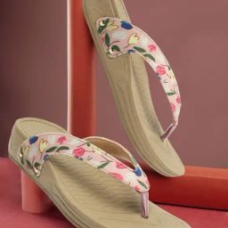 CL Sports by Carlton London Women's Pink Thong Wedges-picture-24
